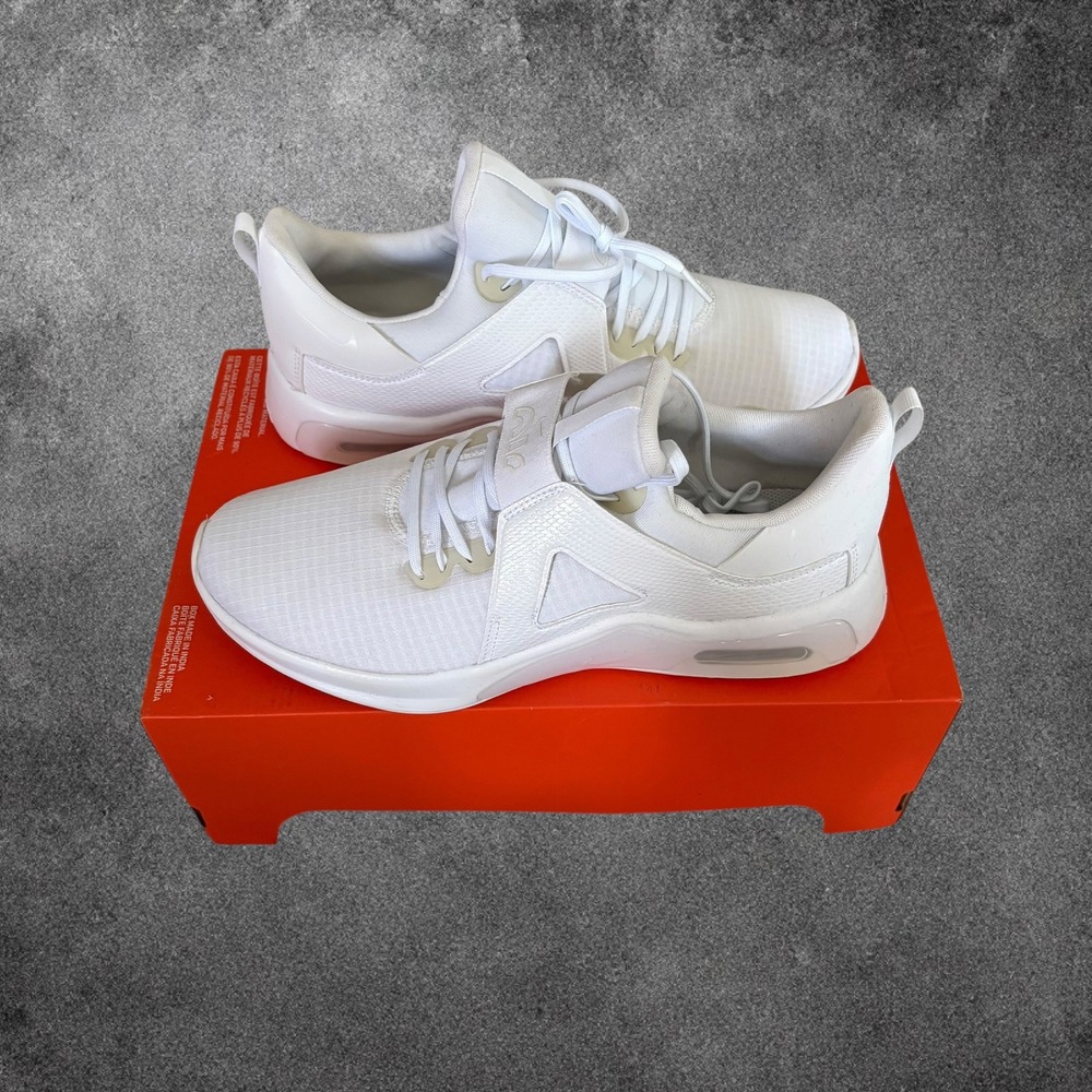 Nike Air Max Bella TR 5 Women 11.5 Training Shoes White DD9285-100 Excellent